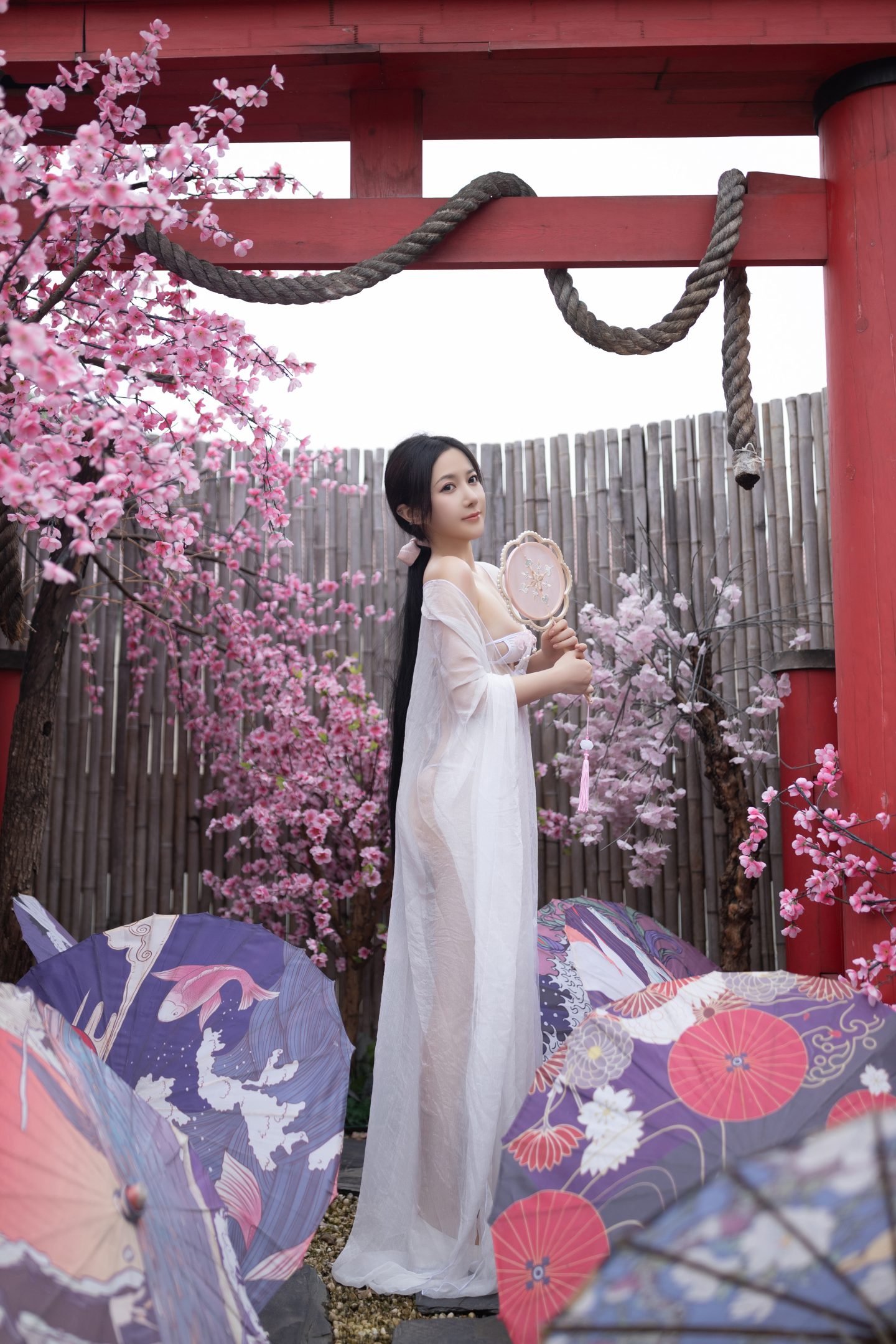 鱼子酱Fish NO.037 内购无水印 花想容写真